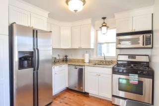 2 Min Walk to the Ocean Central A C - Harwich - 2