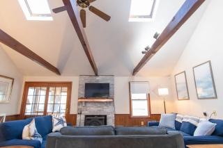 Classic Home close to Ponds Dog Welcome - Brewster - 2