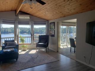 Waterfront Retreat with a sauna Pets OK - Arcadia - 3