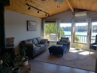 Waterfront Retreat with a sauna Pets OK - Arcadia - 4