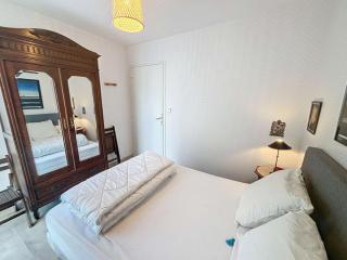 Appartement central avec balcon, parking privé - FR-1-361-66 - Granville - 1