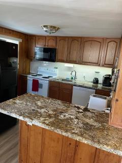 Well Maintained First Floor Duplex Close To The Ocean And Bay Beach In Harvey Cedars, - Harvey Cedars - 7