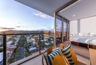 Modern APT in Toowong with Mountain View - 0