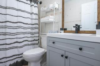 CenterStreet-Cozy 3bed Pet Friendly Suite 08Entire - 7