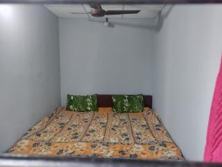 KENSON'S INN - Non AC - 2 Bedroom Apartment - 2