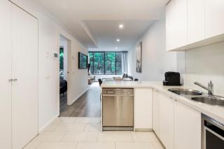 Waterfront Melbourne Apartments - 7