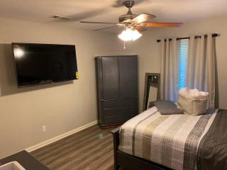 2-Bedroom Near Hospital and Casino - Pine Bluff - 5