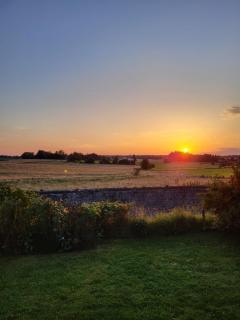 groot authentiek en charmante woning, 250 vierkante meter, panoramisch vergezicht, zonsondergang, dicht bij Dinant, Maredsous en Namen - Gay - 9