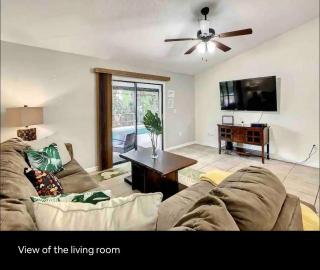Beautiful Home with Swimming Pool - Johnson - 5