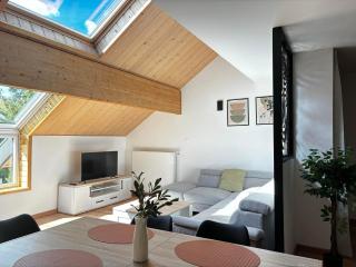 Duplex design et lumineux, parking gratuit - Morbier - 0