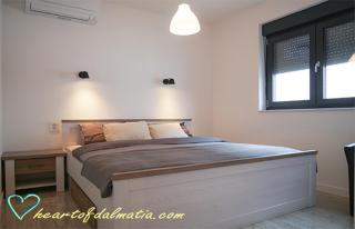Slanica Beach Apartment with 3 bedrooms ID 225 - Murter - 1