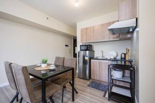 Furnished 2-Bedroom in Avida Towers Riala, Cebu IT Park with Fast WiFi, Netflix, Pool and More - Mabolo - 1