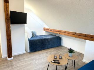 LGH-Moderne, ruhige Wohnung, Nähe zum Flughafen und Autobahn, 24h-self-check-in, vollausgestattet, DisneyPlus, Waschmaschine - Langenhagen - 3