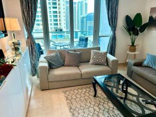 Marina view with Pool, Gym, Tennis Court, 5 mins to Beach - Dubai - 6