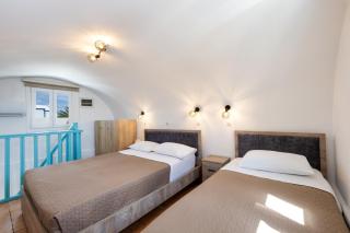 Irene's Sunshine Studio - Perivolos - 4