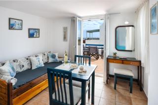 Irene's Sunshine Studio - Perivolos - 9