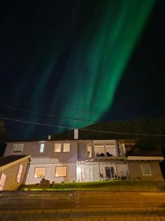 Villa with amazing view! Free Parking - Tomasjorda - 0