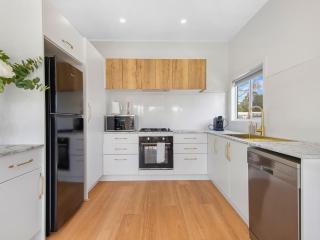 Fairways 18 - cottage in the centre of town - Batemans Bay - 8
