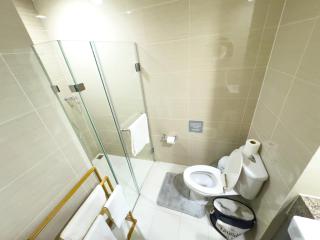 1BR BGC, One Uptown Residence B001 - Manila - 1