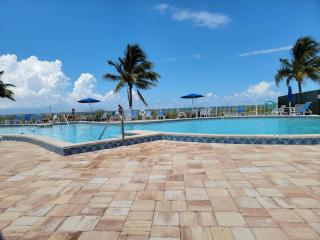 Gulf Front Bonita Beach Condo------April 2026 Special 6750 Entire Month - 2