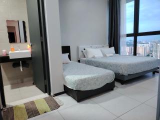 Sea&City View Condo In Georgetown 3BR-10PAX - Jelutong - 4