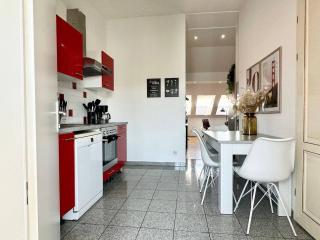 Designer Apartments, 2 min to U1 Reumannplatz - Wien - 5