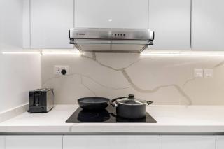 FIRST CLASS 3BR Stylish Sanctuary - Dubai - 8