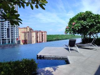 Sea&City View Condo In Georgetown 3BR-10PAX - Jelutong - 0