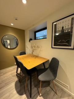 Aurora Polaris Apartment - Outdoor Sauna - FREE Parking - 750m from City Center - 2