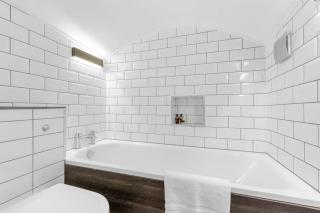 Designer Flat at Paddington Private Outdoor Oasis - London - 4