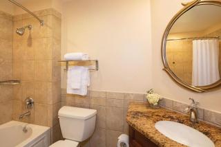 Relax after the Orlando parks in this 1BD resort condo with pools, restaurants, activities etc - 1