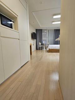 40, 2 minutes run to the beach, close to the sea, 5 minutes to Club D Oasis swimming pool, nice and long walk along the beach - 3