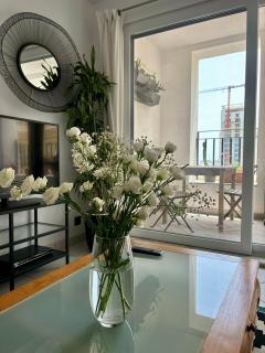 Spacious seaview Sliema Apt, steps from Valletta Ferry - Sliema - 8
