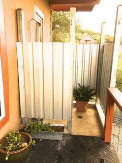 RUSTIC ARMADILLO CABIN with VIEW BY HIDDEN FALL PARK, Fenced yard for Dogs - 1