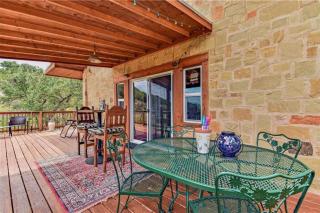 RUSTIC BLUEBONNET CABIN With VIEW BY HIDDEN FALL PARK - Marble Falls - 1