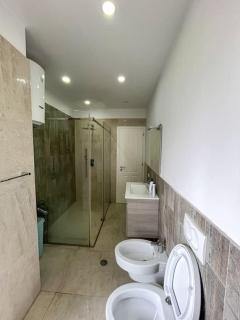 Stylish City-Center Apartment - 6