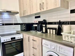 Cristiana Sea Breeze, Sleeps 3, Free Wifi - 1
