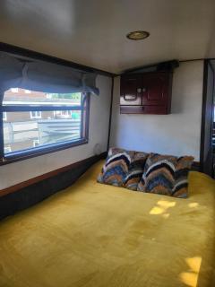 Comfy Canal Boat in Little Venice by Paddington for Family & Friends - London - 3