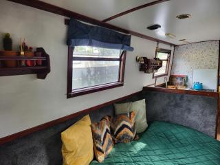 Comfy Canal Boat in Little Venice by Paddington for Family & Friends - London - 5