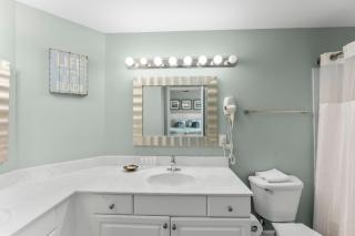 Stunning 3BR Corner Tidewater Resort Beachfront Condo! Sleeps 10! by Dolce Vita Getaways PCB! - Panama City Beach - 4