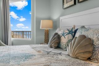Stunning 3BR Corner Tidewater Resort Beachfront Condo! Sleeps 10! by Dolce Vita Getaways PCB! - Panama City Beach - 7