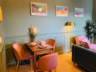 Ffau Bach - Little Den - 2