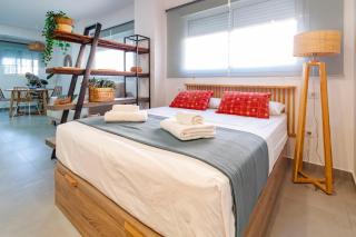 Nuevo acogedor estudio junto Sta Justa y Aeropuerto - Seville - 0