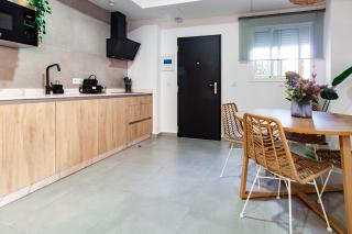 Nuevo acogedor estudio junto Sta Justa y Aeropuerto - Seville - 2