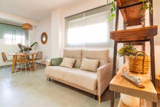 Nuevo acogedor estudio junto Sta Justa y Aeropuerto - Seville - 1