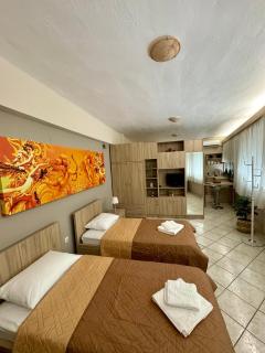 GoldenEva Retreat - Drama - 2