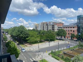 T2 Paris - Stade de France Parking Gratuit, RER - 6