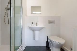 Stunning Station Apartment - 1