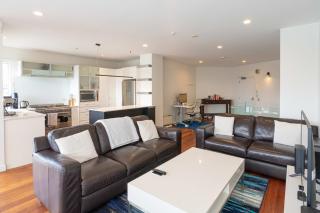 Split Level 125sqm Sub Penthouse - Auckland - 2