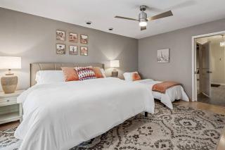Casa Camelback Only 10Min Walk to OldTown w pool, patio, smoker, ping pong table - Scottsdale - 1
